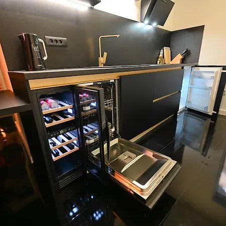 Wonderland Electric Mit Balkon Im Zentrum Apartman