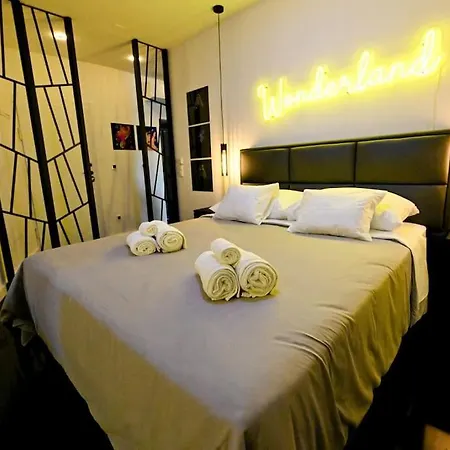 Wonderland Electric Mit Balkon Im Zentrum Apartman